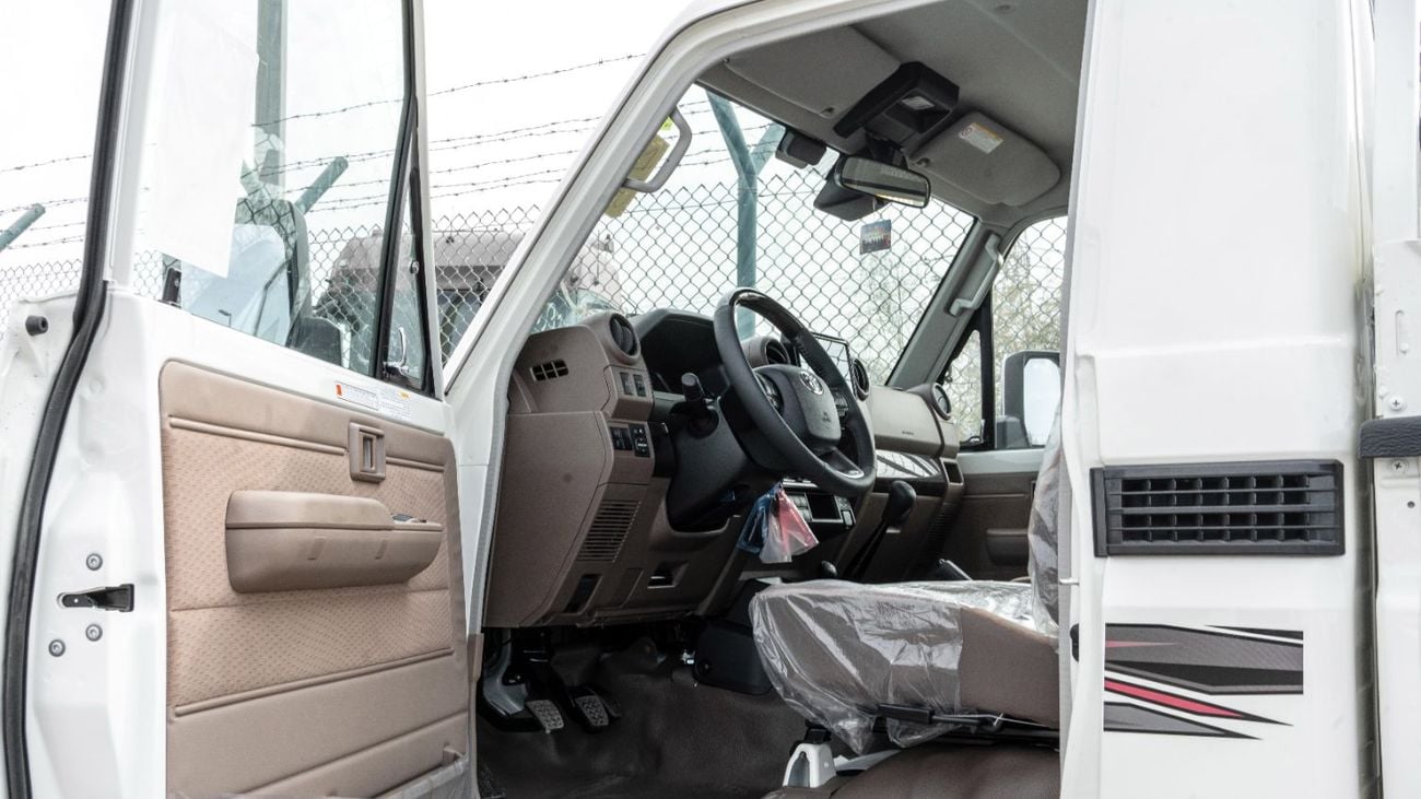 تويوتا لاند كروزر بيك آب 2026 Toyota LC79 2.8L MT Diesel (white-Brown)