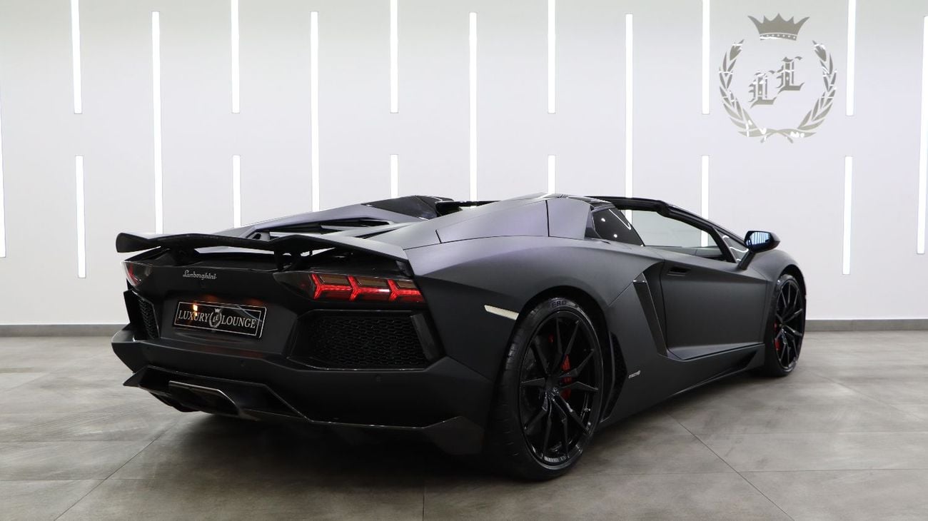 Lamborghini Aventador Lamborghini Avantador 2015 Roadster  6.5L V12 Excellent Condition