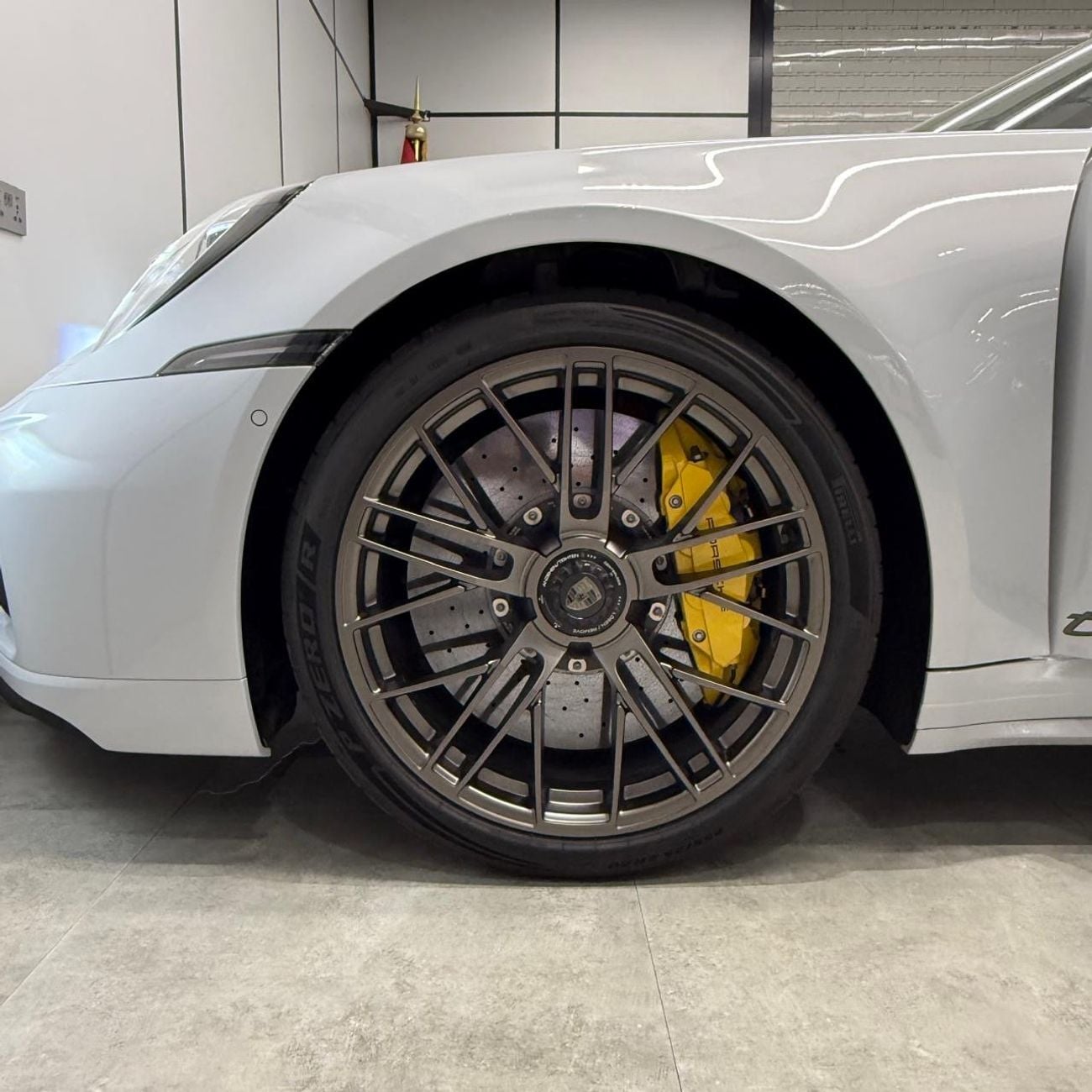 Porsche 911 TURBO S Hybrid GCC
