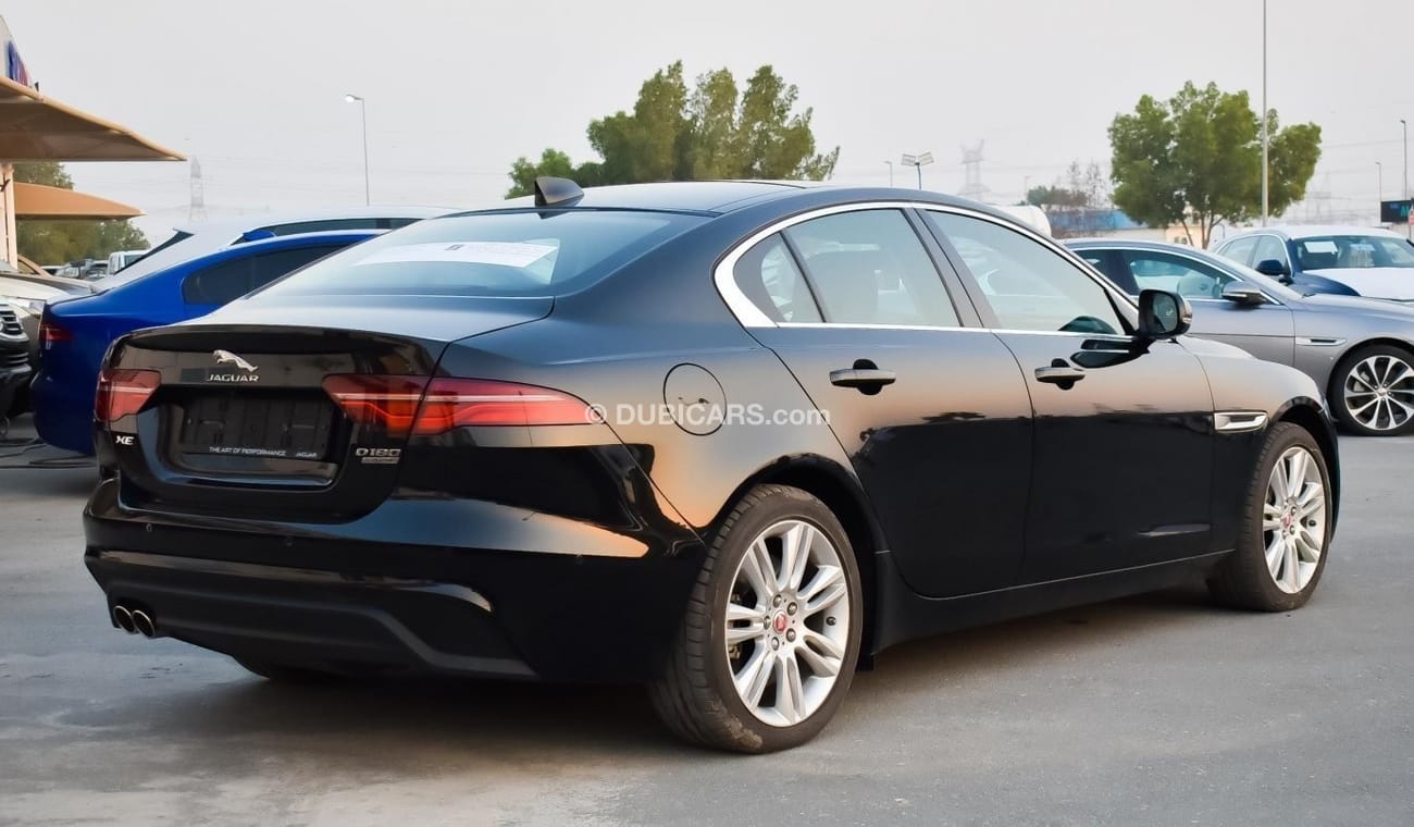 Jaguar XE D180 AWD
