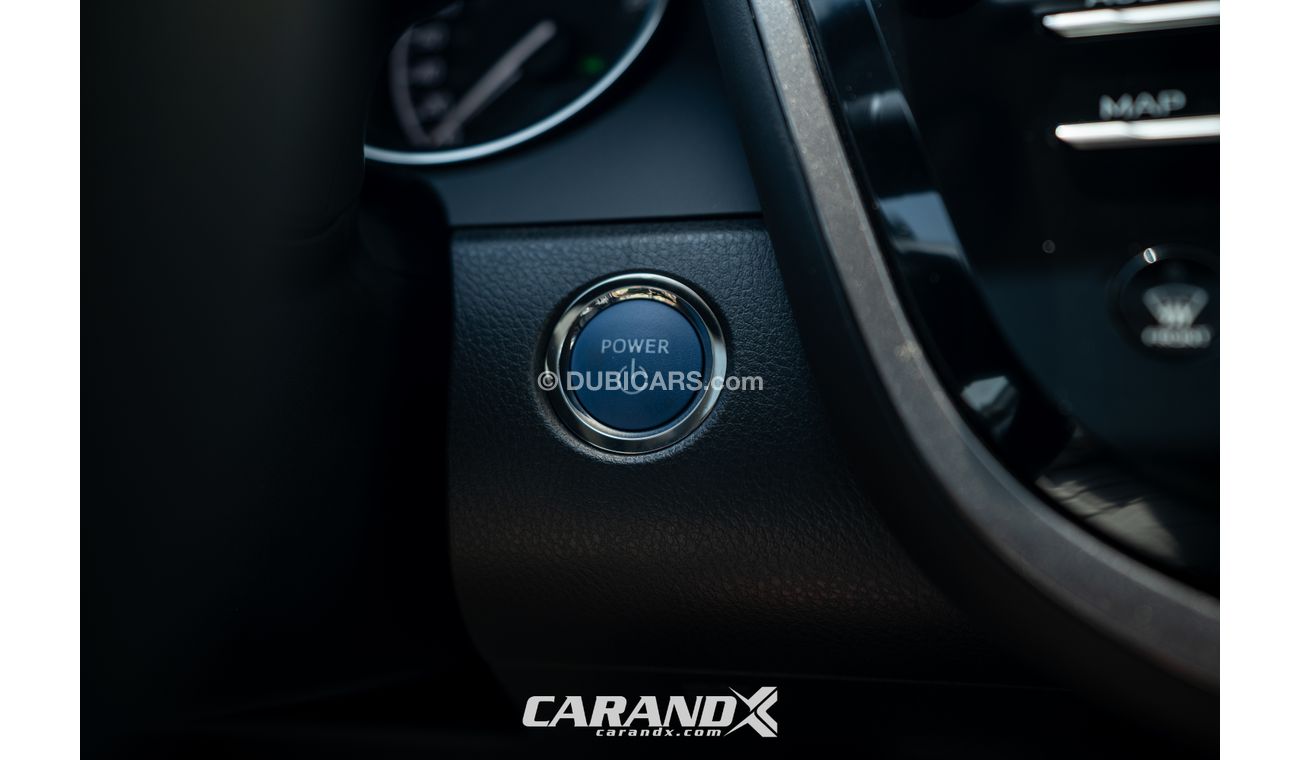 تويوتا كامري SE Hybrid 2021 Red