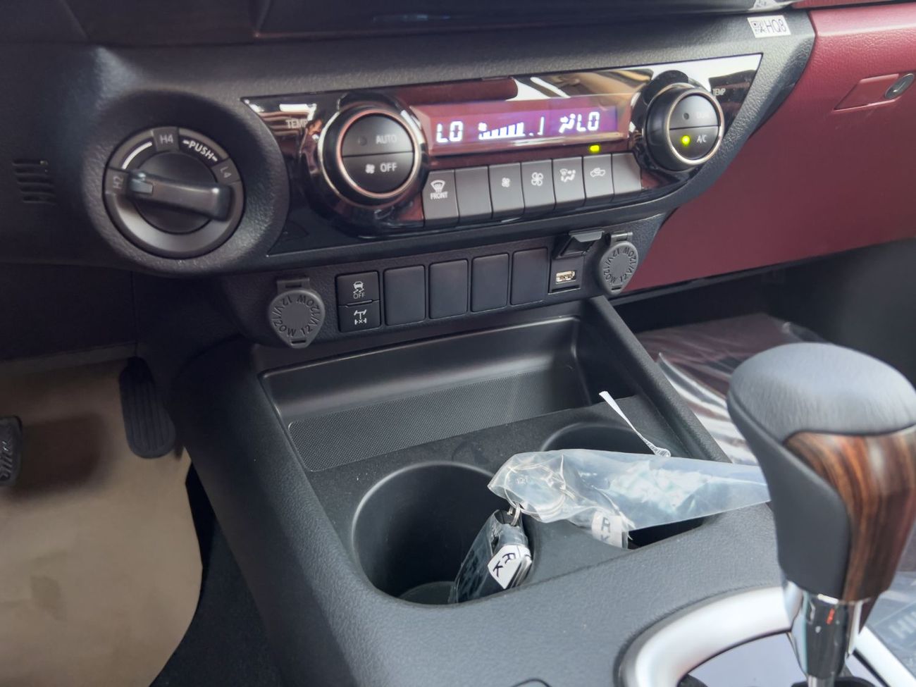 تويوتا هيلوكس EXPORT ONLY - TOYOTA HILUX VX 4.0L (w/ AIR COMPRESSOR)
