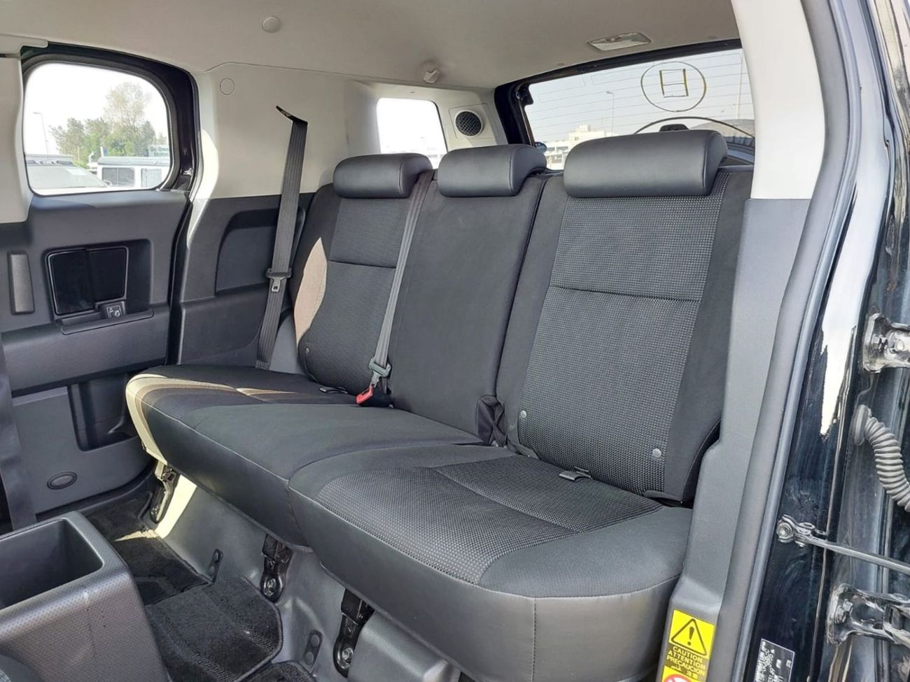 تويوتا إف جي كروزر (RAMADAN OFFER) TOYOTA FJ CRUISER SUV RHD 2013 MODEL 4.0 L PETROL AUTOMATIC(PM23149)