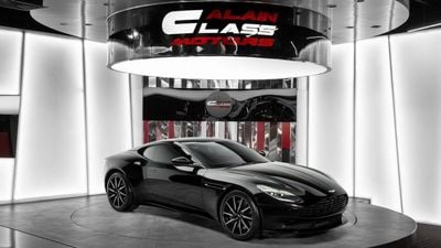 أستون مارتن DB11 VOLANTE