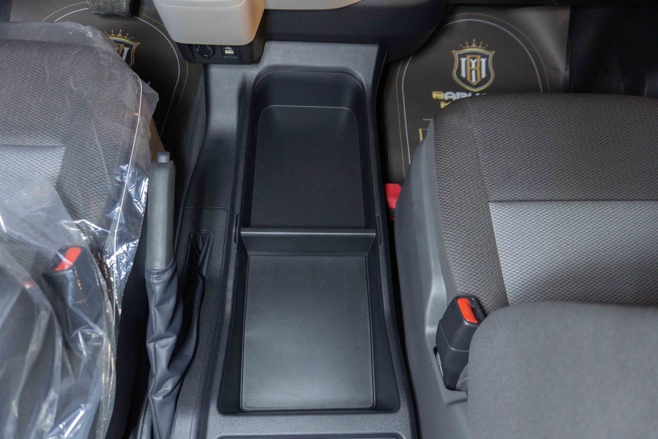 Toyota Hiace Toyota Hiace Commuter I 3 Years Agency Warranty