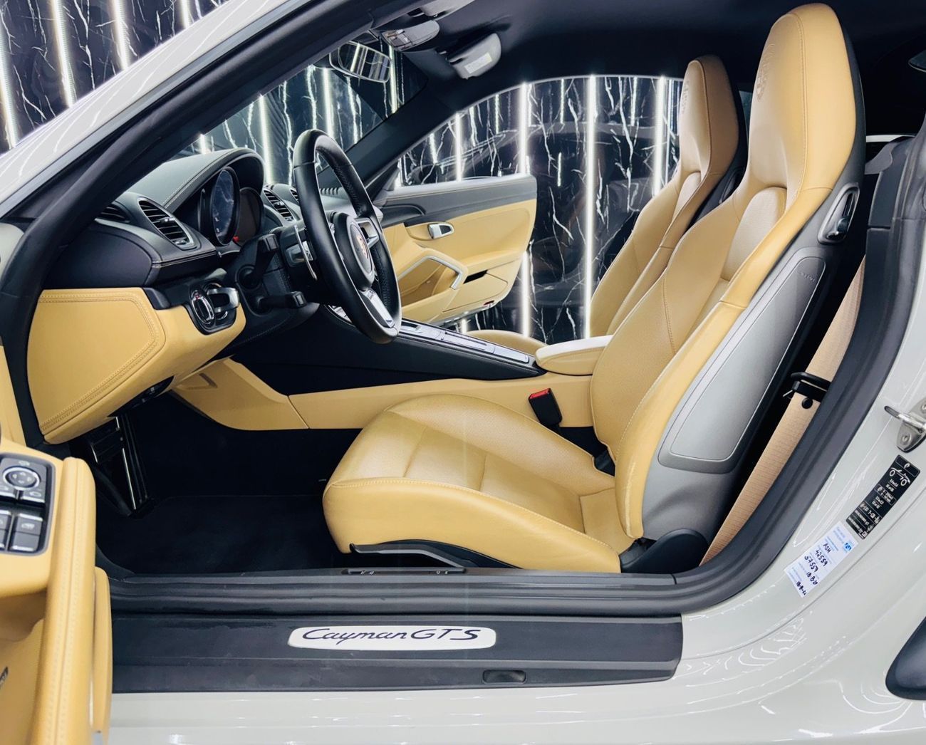 بورش بوكستر 718 Std 2.0L A/T 2024 Porsche 718 Boxster Style Edition, 2026 Porsche Warranty , Low Kms, GCC