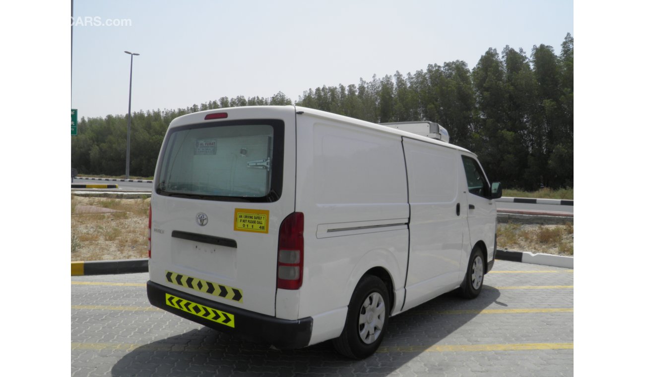 تويوتا هاياس 2009 Ref # 297Van With Fridge