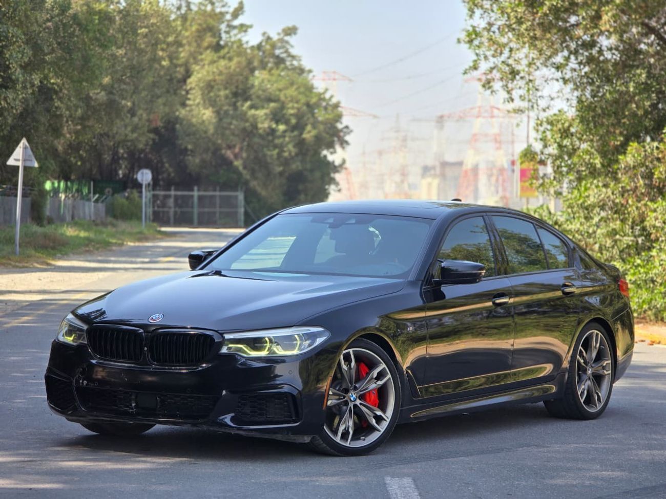 بي أم دبليو M550i Std 4.4L