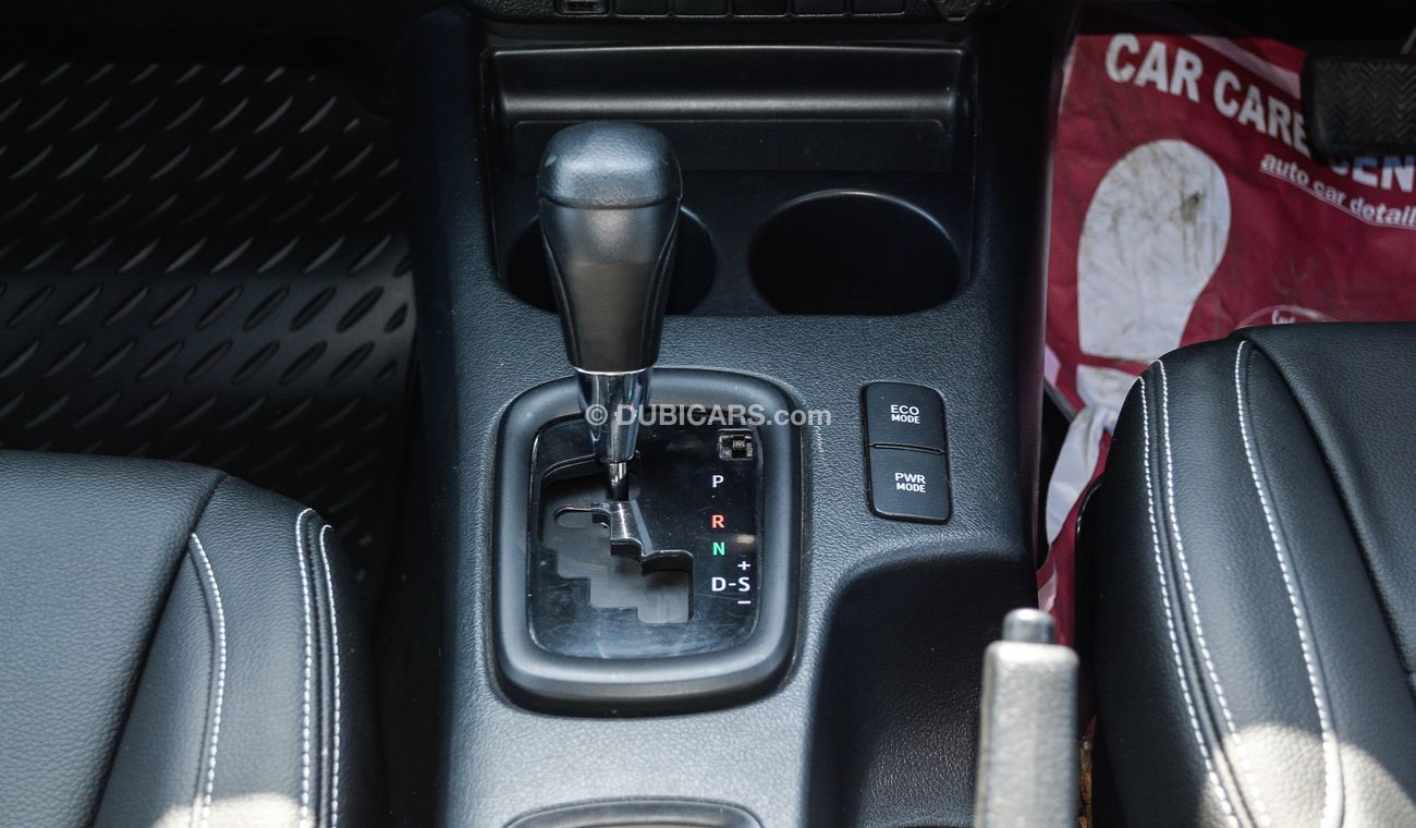 Toyota Hilux 2.8 D-4D  SR5 G Dièsel Right Hand A/T