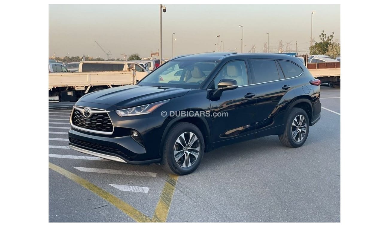 Toyota Highlander 2021 TOYOTA HIGHLANDER XLE 3.5L V6 AWD /