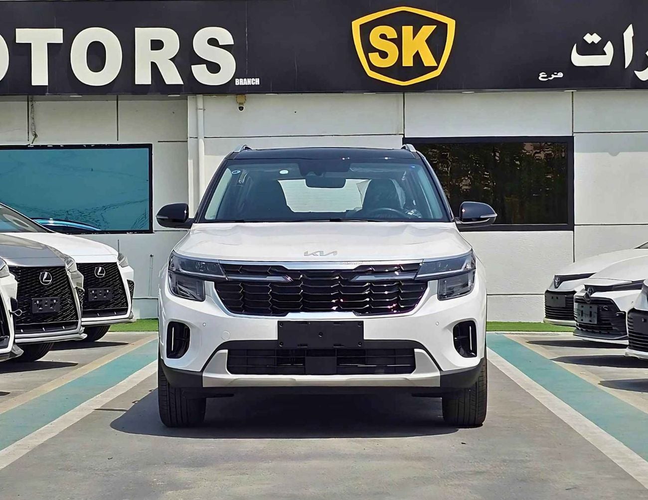 Kia Seltos CVT LUXURY/ DUAL TONE WITH BLACK ROOF / PANORAMIC ROOF/ 1.5L V4 PETROL CHINES SPECS (CODE#KSLL)