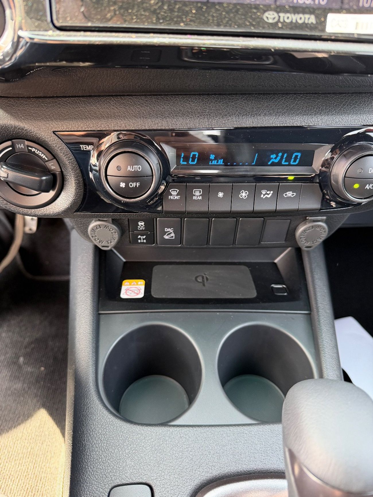 تويوتا هيلوكس GR Sport 2.8L