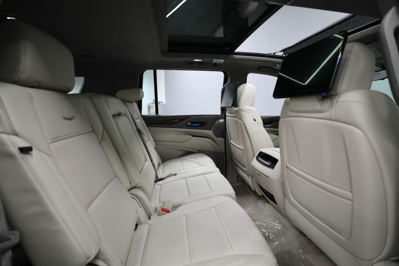 كاديلاك إسكالاد GCC | Brand New | Under Warranty | V8 6.2L AWD 420 Hp | AED 8,200 monthly | Ref#Escalade