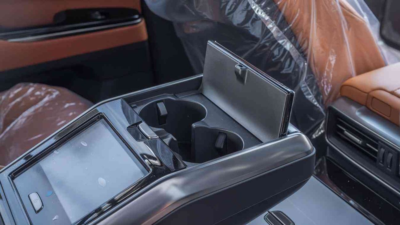Lexus LX600 VIP ECTAV0003 - 2026 Lexus LX600 VIP - 3.5L Ptr At - Black with Tan Interior