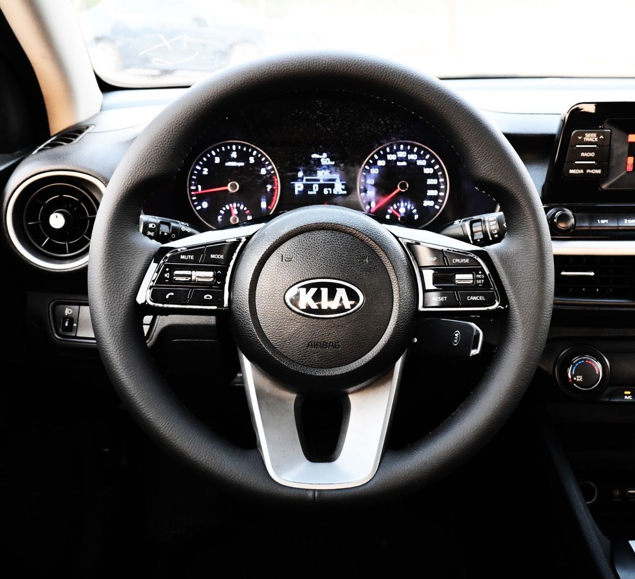 كيا سيراتو Base كيا سيراتو 2019 خليجي يحالة ممتازة من الداخل والخارج