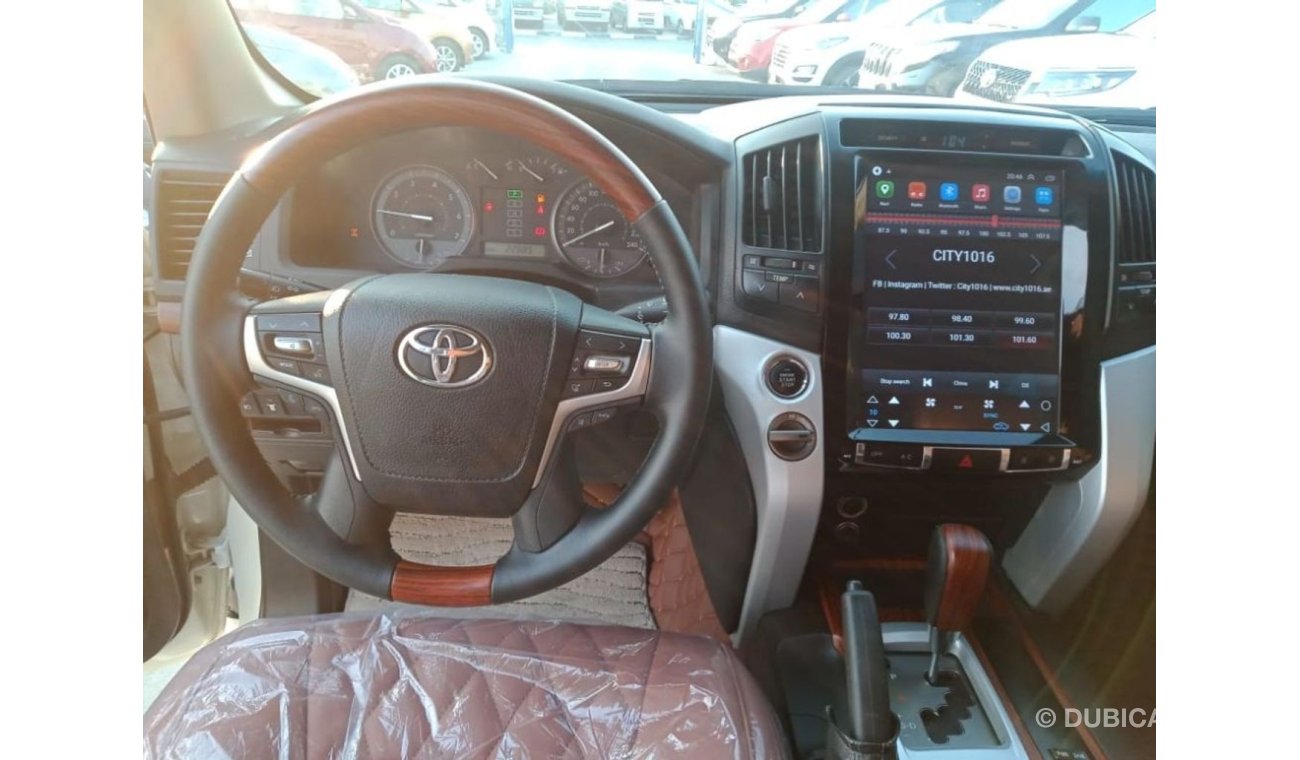 Toyota Land Cruiser GXR V6 2011