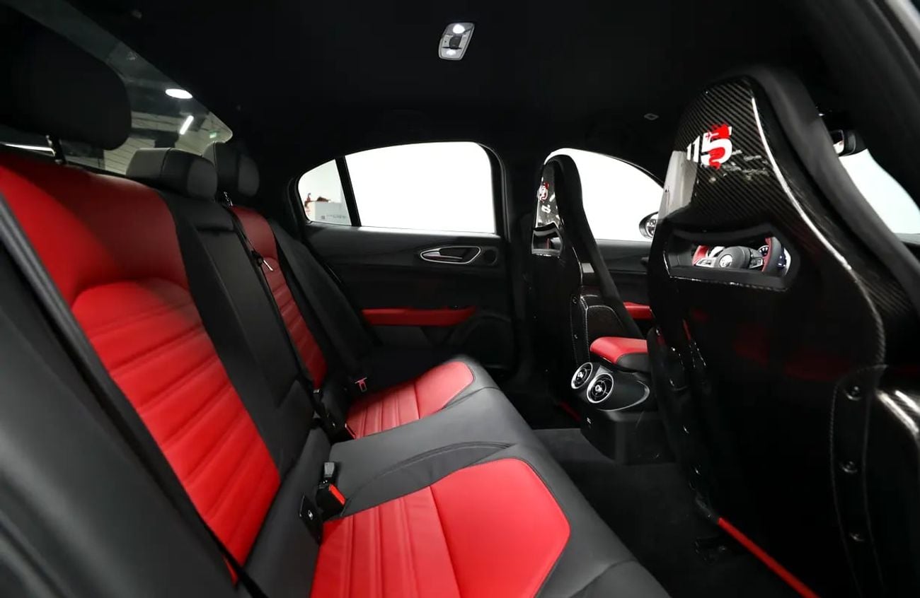 ألفا روميو جوليا Alfa Romeo Giulia Quadrifoglio | GCC Specs | Brand New Luxury SUV