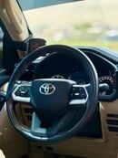 Toyota Land Cruiser TOYOTA LAND CRUISER VXR TWIN TURBO 3.5L GCC SPECS UNDER WARRANTY AND FULL-SERVICE HISTORY