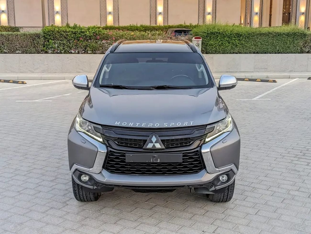 Mitsubishi Montero Sport GLS 4WD FULL OPTION GCC ACCIDENT FREE IN EXCELLENT CONDITION