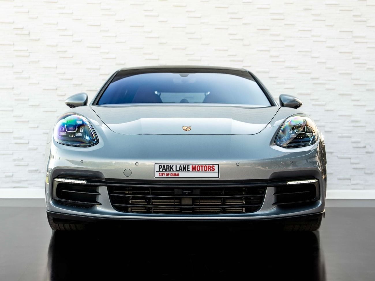 Porsche Panamera Std 3.0L (325 HP)