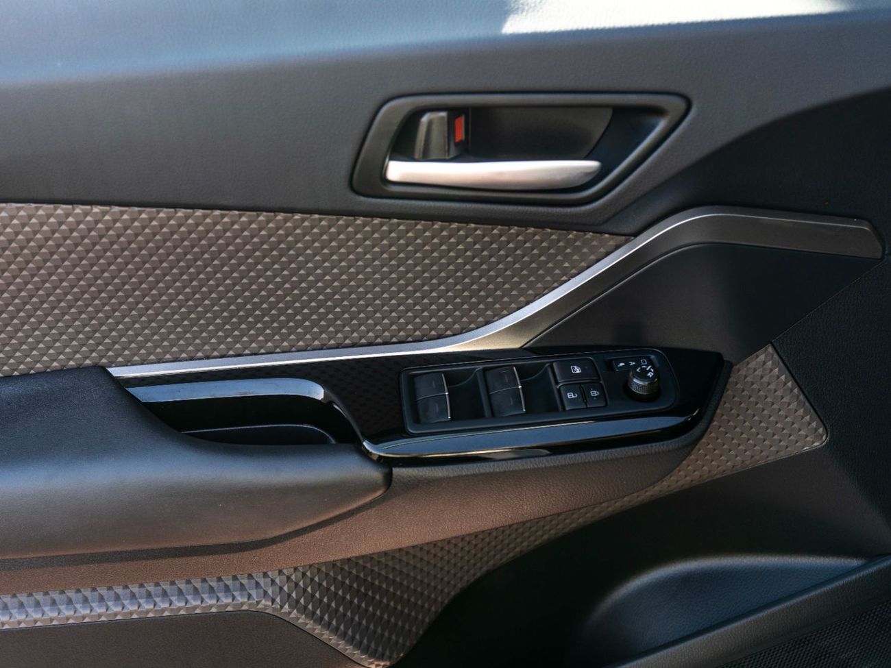 Toyota CHR GX 1.8L (96 HP)