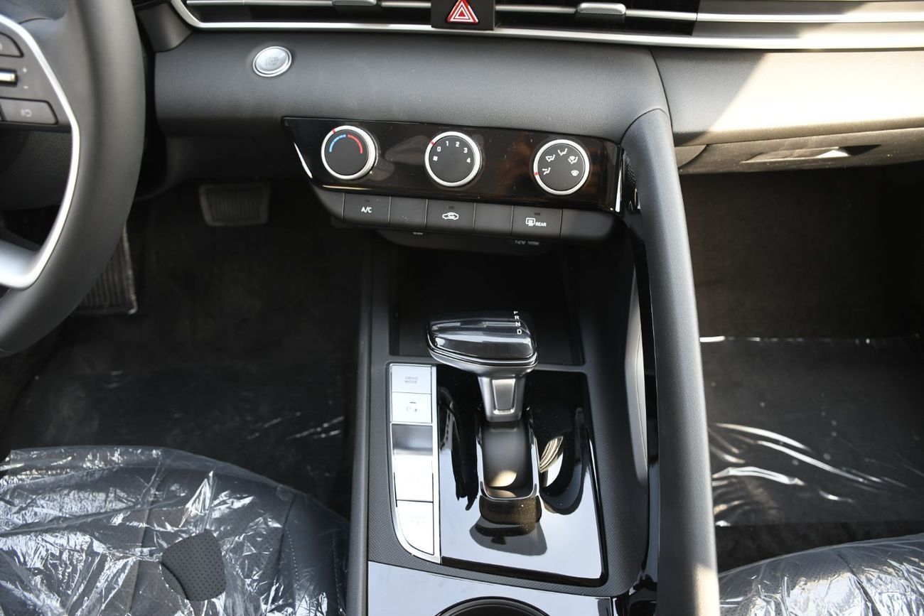 هيونداي إلانترا 2025 Hyundai Elantra 1.5L Automatic (Ready Stock)