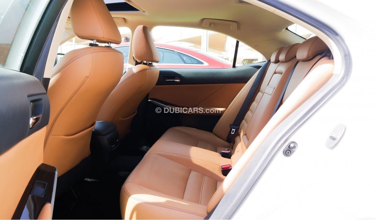 لكزس IS 200 200 T