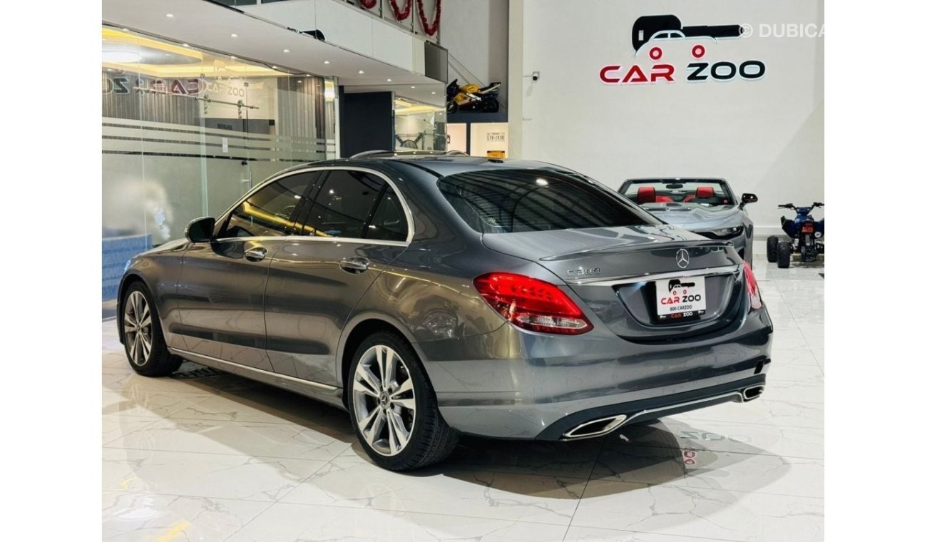 مرسيدس بنز C 300 لاكجري