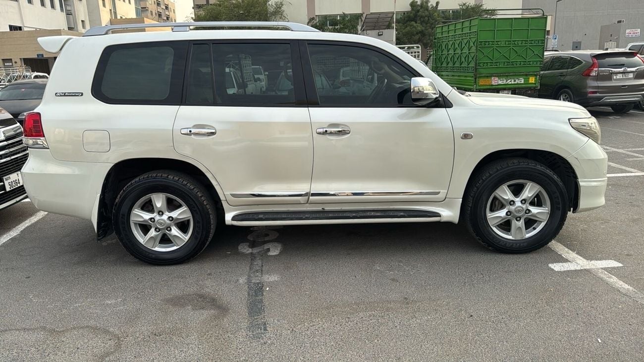 تويوتا لاند كروزر VXR