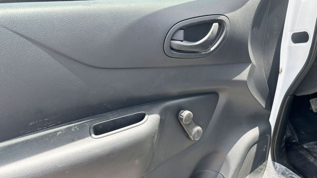 Nissan Navara Nissan/Navara/ 2.5D XE 4X4 DC PLUS MT