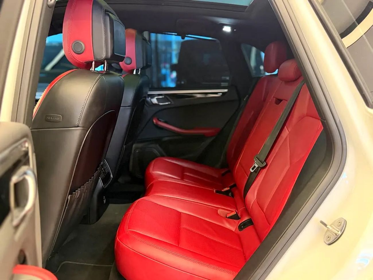 Porsche Macan Turbo GCC Specs - Pristine Condition
