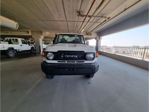 تويوتا لاند كروزر بيك آب SINGLE CABIN DIESEL 6 CYLINDERS MANUAL