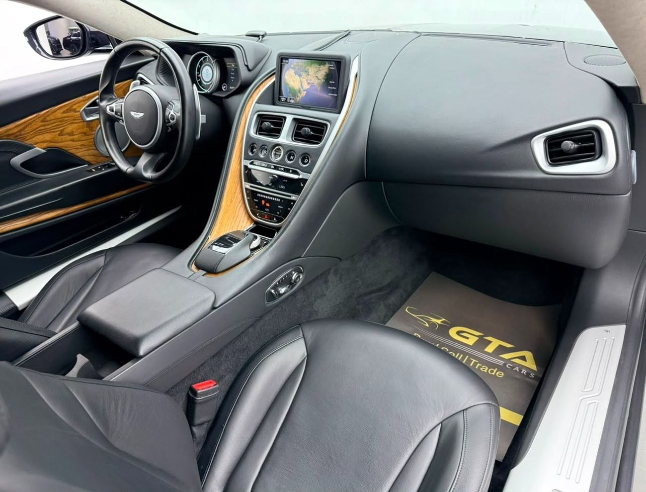 Aston Martin DB11 STD 2018 Aston Martin DB11 V12 Coupe, Service History, Fully Loaded, Excellent Condition, Japanese