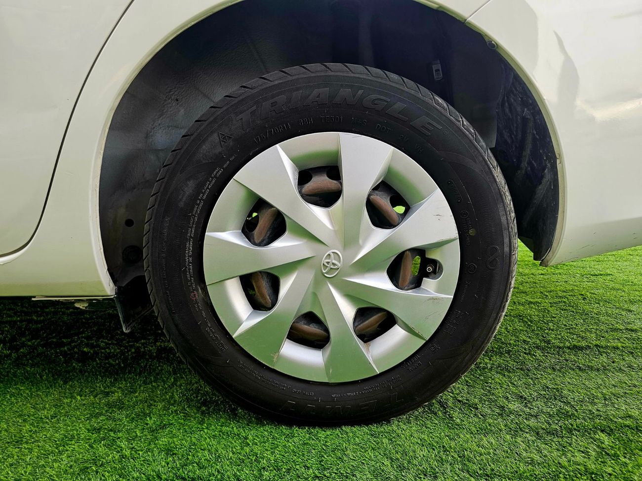 Toyota Yaris YARIS 1.5L GCC SPECS/ VERY LOW MILEAGE/ SINGLE OWNER