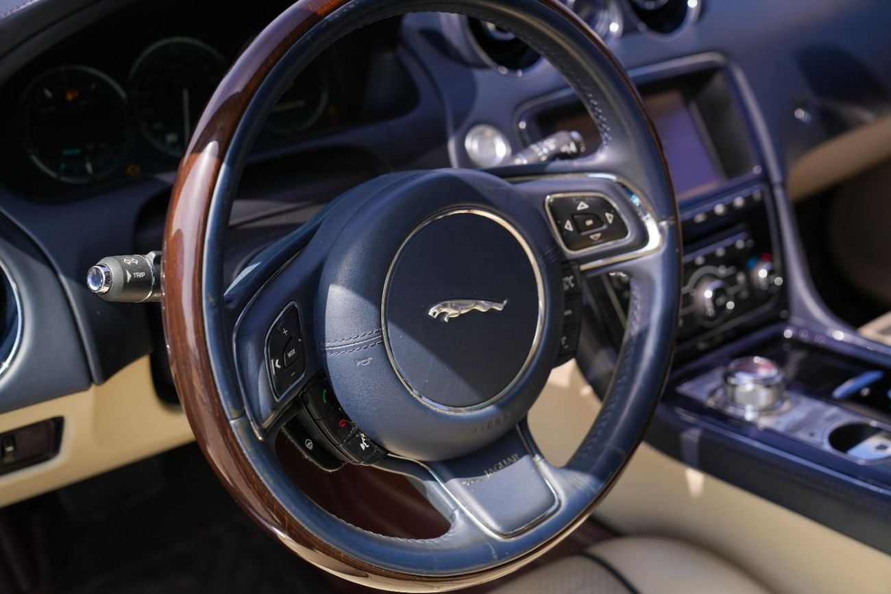 جاكوار XJ L 2011 PORTFOLIO!! 5.0 V8 HSE!! KOREAN SPECS