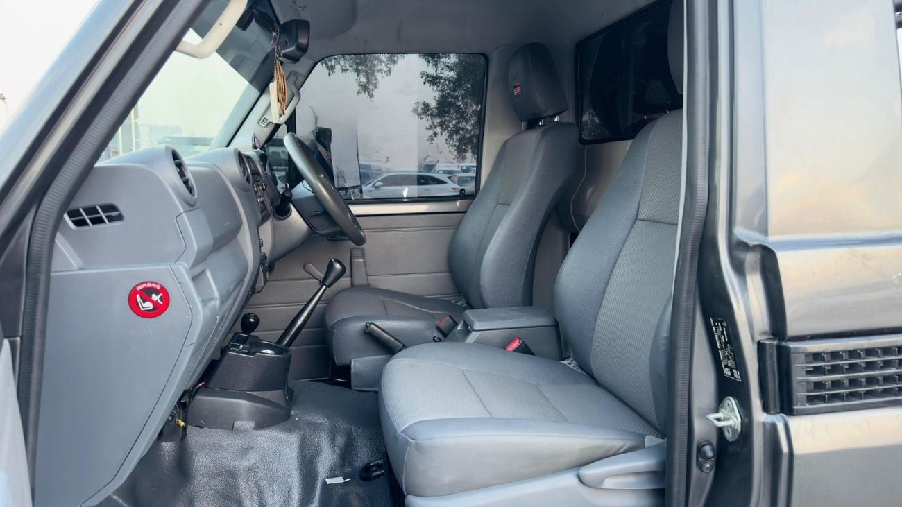 تويوتا لاند كروزر بيك آب -