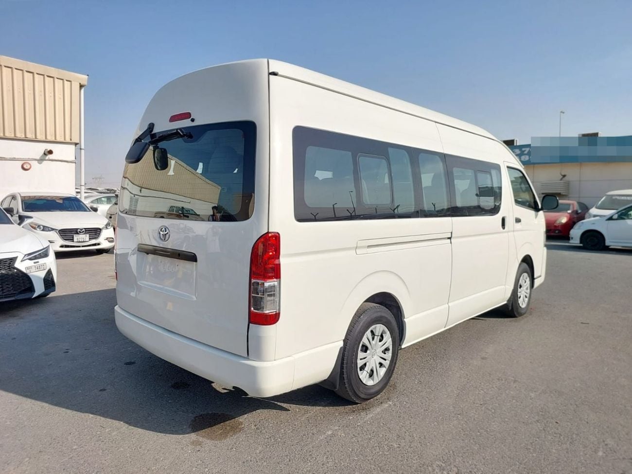 Toyota Hiace TOYOTA HIACE COMMUTER VAN RHD 2015 MODEL 3.0 L DIESEL AUTOMATIC(PM15677)