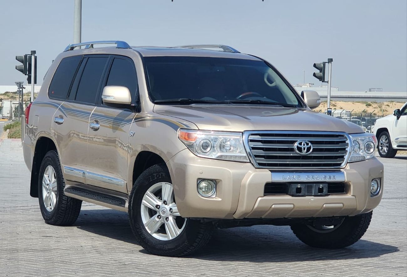 Toyota Land Cruiser VXR 5.7 L