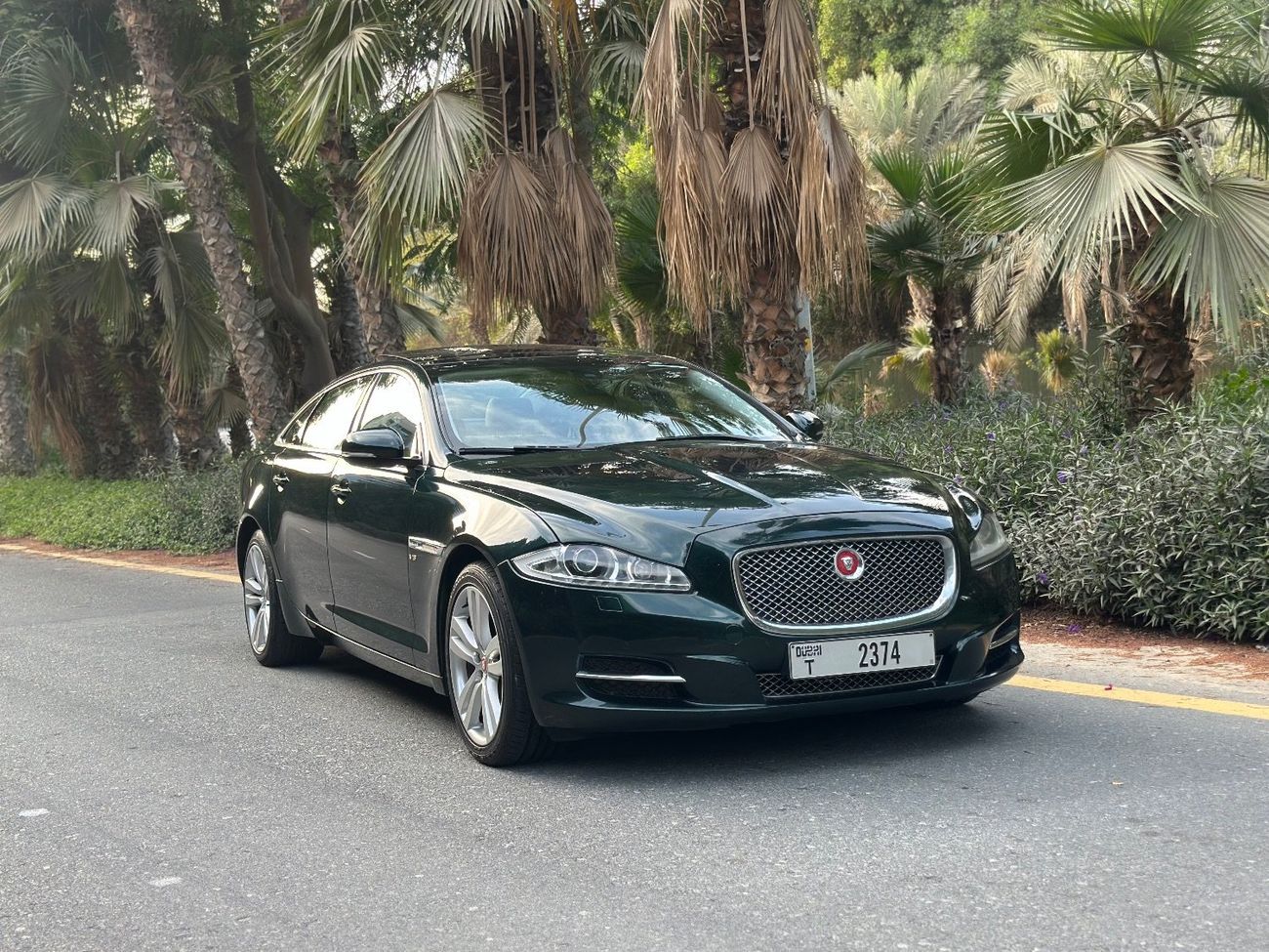Jaguar XJL 3.0L V6 340 HP | 2014 | GCC Specs | Long Wheelbase Luxury Sedan | 125000 KM | Excellent Condition
