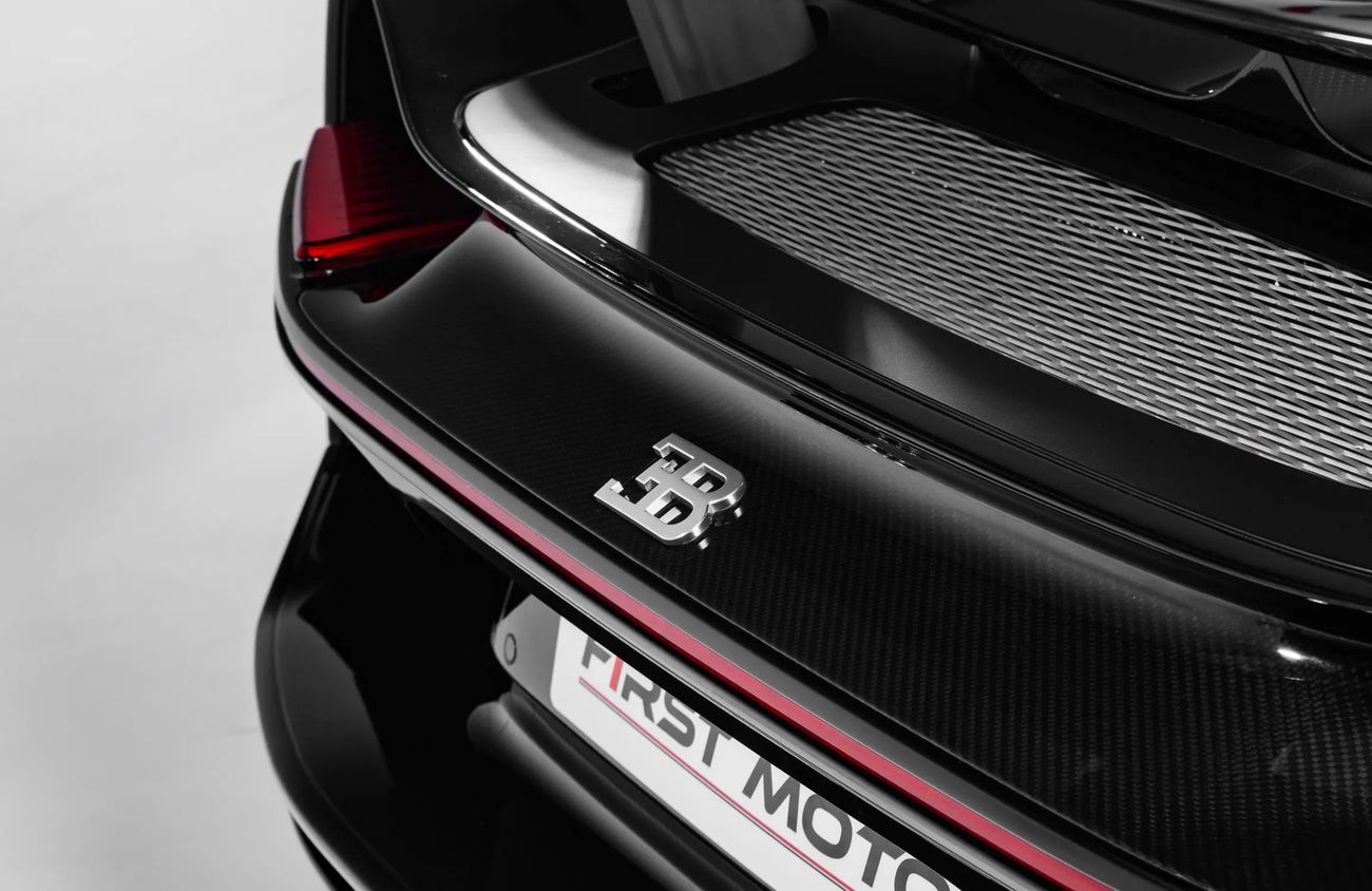 بوغاتي شيرون 8.0L W16 Quad-Turbo Engine