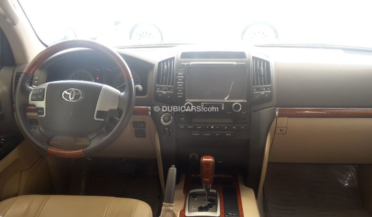 تويوتا لاند كروزر Gxr v.8