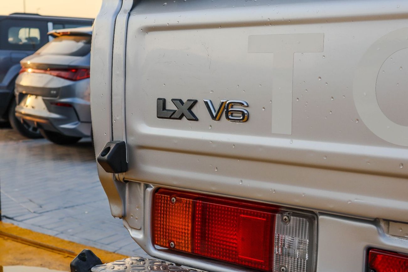 تويوتا لاند كروزر بيك آب Std 4.0L Single Cab Utility 4WD