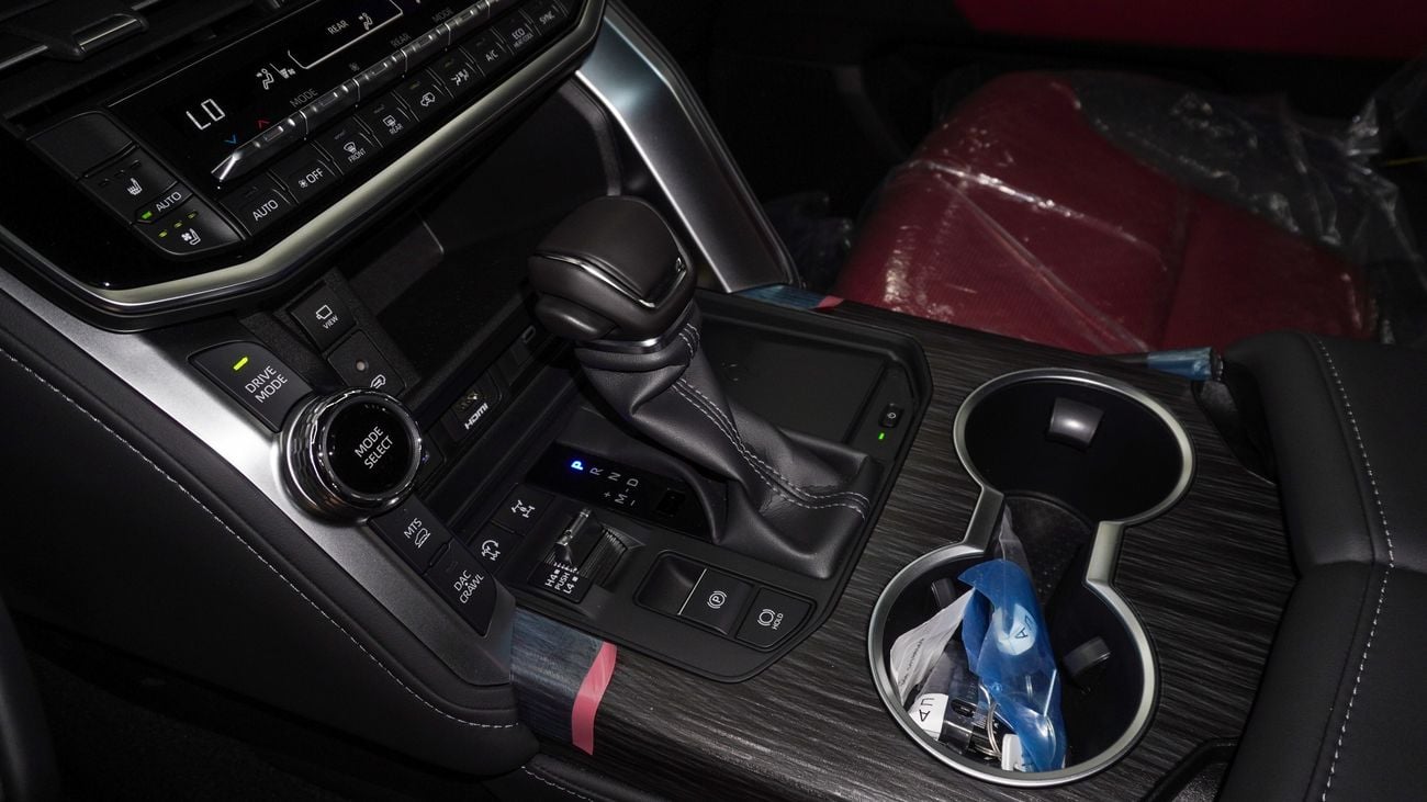 Toyota Land Cruiser VXR 3.5 L Twin Turbo V6