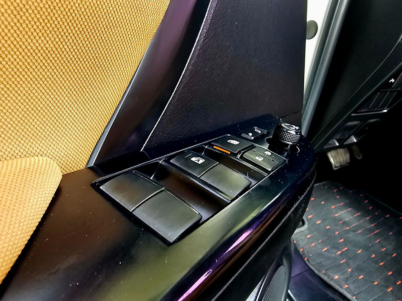 Toyota Fortuner EXR 2.7L (164 HP) FORTUNER EXR / V4 2.7L 4WD / LOW MILEAGE