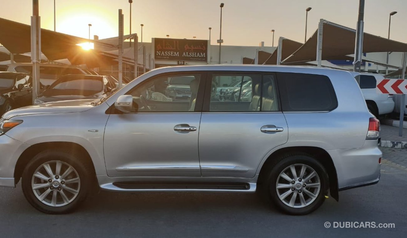 Lexus LX570 V8 full options upgrade 2015