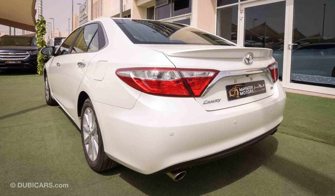 Toyota Camry SE