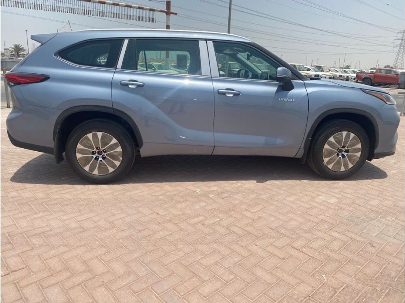 Toyota Highlander 2022 2.5L GLE HYBRID 4x4 FOR EXPORT