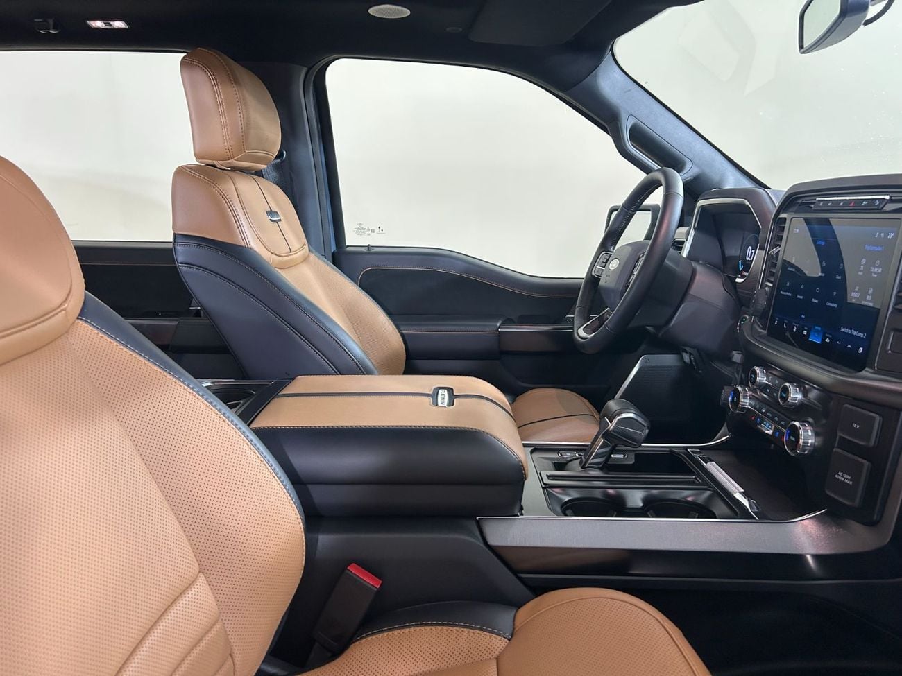 Ford F 150 Platinum 5.0L V8 1823EW F150 PLATINUM CREW 145'' 3.5L ECOBOOST AT LTHR W/O NAVIGATION