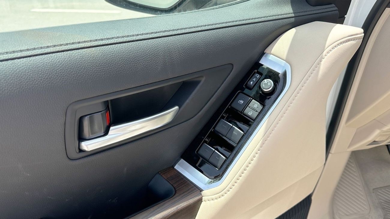 Toyota Land Cruiser GXR 4.0L Toyota LC300 4.0L S W GX-R AT