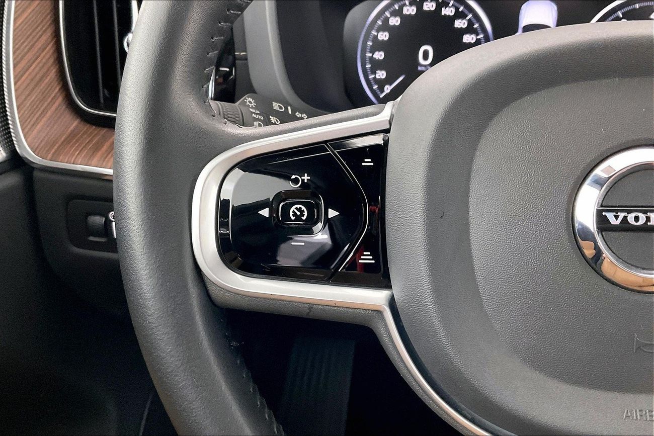 Volkswagen T ROC Trend | 1 year free warranty | 0 Down Payment